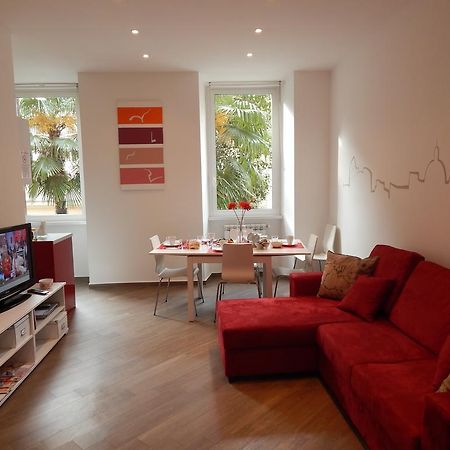 Red Flat In Rome Apartment Стая снимка